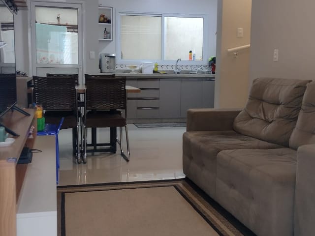Casa com 100m² 3 quartos e 3 banheiros, à venda, no bairro Jardim Carvalho em Ponta Grossa