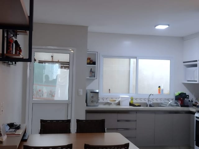 Casa com 100m² 3 quartos e 3 banheiros, à venda, no bairro Jardim Carvalho em Ponta Grossa