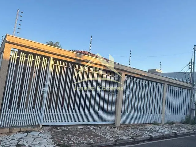Casa com 325m² 4 quartos e 3 banheiros, à venda, no bairro Cristo Rei em Várzea Grande