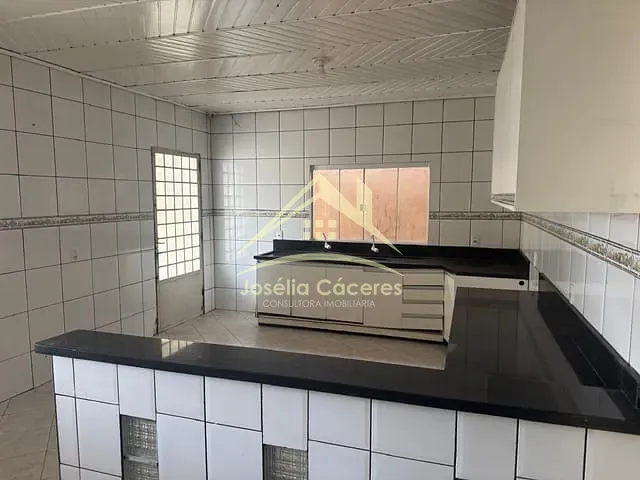 Casa com 325m² 4 quartos e 3 banheiros, à venda, no bairro Cristo Rei em Várzea Grande