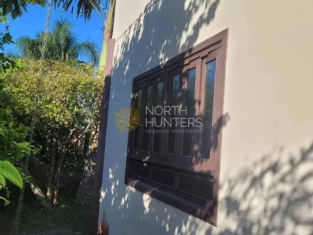 Casa com 190m² 3 quartos e 4 banheiros, à venda, no bairro Costeira em Balneário Barra do Sul