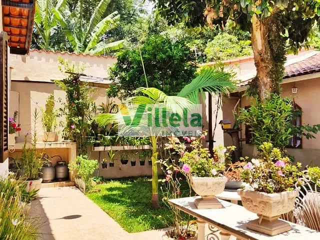 Casa com 300m² 3 quartos e 2 banheiros, à venda, no bairro Centro em Poá