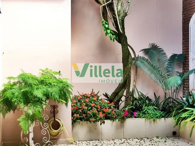 Casa com 300m² 3 quartos e 2 banheiros, à venda, no bairro Centro em Poá