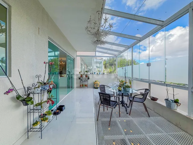 Casa com 300m² 4 quartos e 6 banheiros, à venda, no bairro Brooklin Paulista em São Paulo