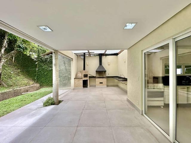 Casa com 1000m² 4 quartos e 5 banheiros, à venda, no bairro Recanto Impla em Carapicuíba