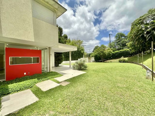 Casa com 1000m² 4 quartos e 5 banheiros, à venda, no bairro Recanto Impla em Carapicuíba