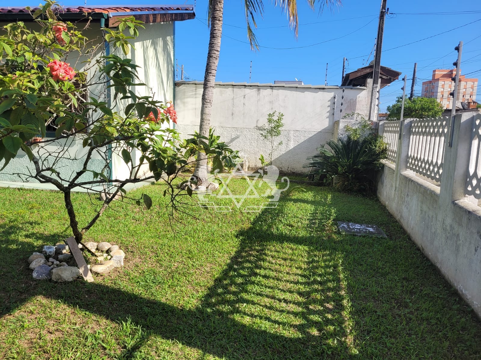 Casa à venda com 3 quartos, 200m² - Foto 14