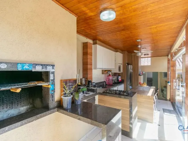 Casa 3 quartos e 2 banheiros, à venda, no bairro VILA SANTA TEREZINHA em Campo Largo