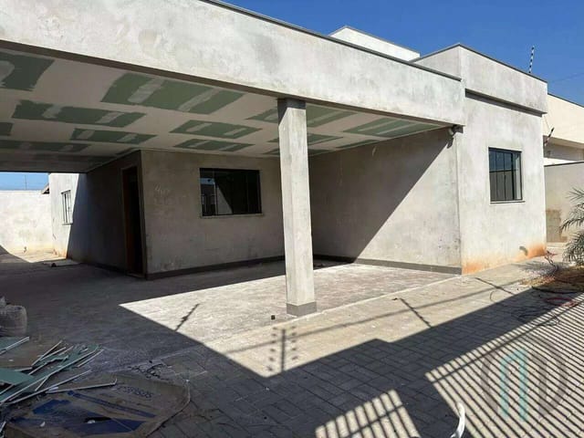 Casa 2 quartos e 1 banheiro, à venda, no bairro Jardim Terra Vermelha em Cambé