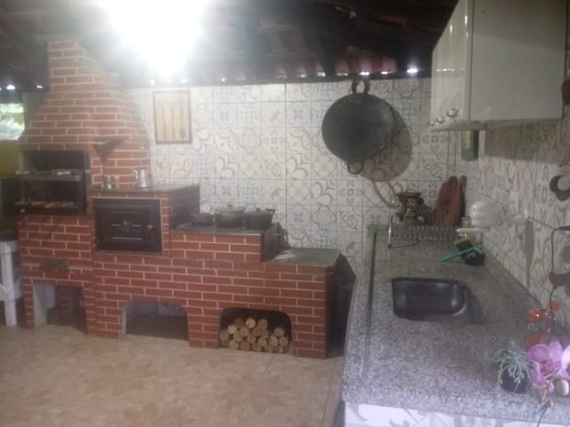 Casa com 600m² 3 quartos e 2 banheiros, à venda, no bairro Bom Sucesso em Pindamonhangaba