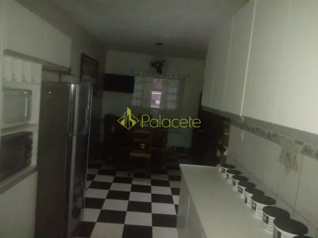 Casa com 600m² 3 quartos e 2 banheiros, à venda, no bairro Bom Sucesso em Pindamonhangaba