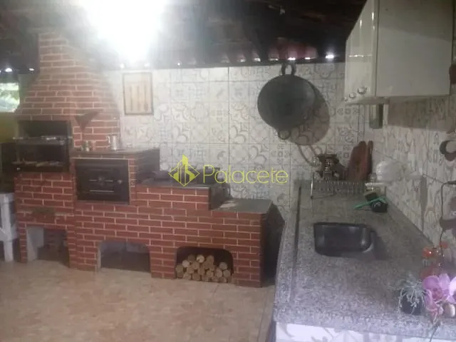 Casa com 600m² 3 quartos e 2 banheiros, à venda, no bairro Bom Sucesso em Pindamonhangaba