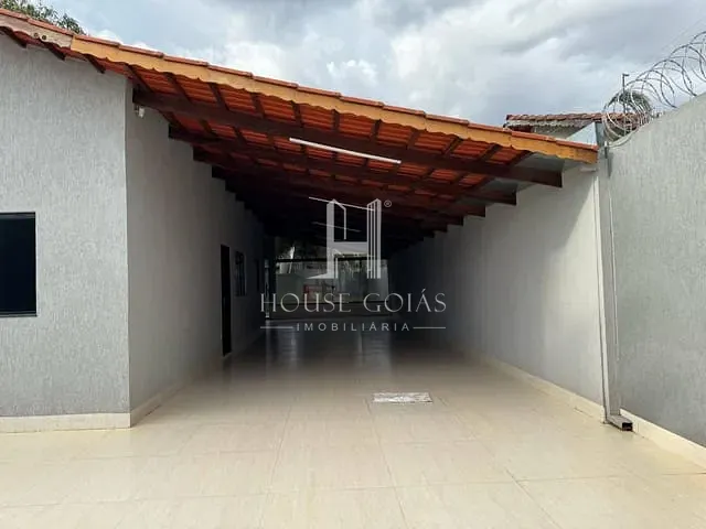 Casa 3 quartos e 2 banheiros, à venda, no bairro Mansões Paraíso em Aparecida de Goiânia