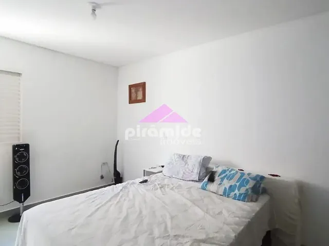 Casa com 10m² 2 quartos e 1 banheiro, à venda, no bairro Santana em São José Dos Campos