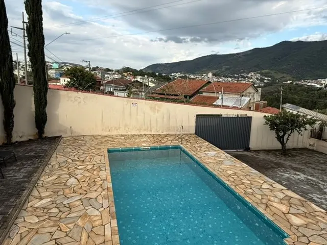 Casa 3 quartos e 2 banheiros, à venda, no bairro Cachoeira em Extrema