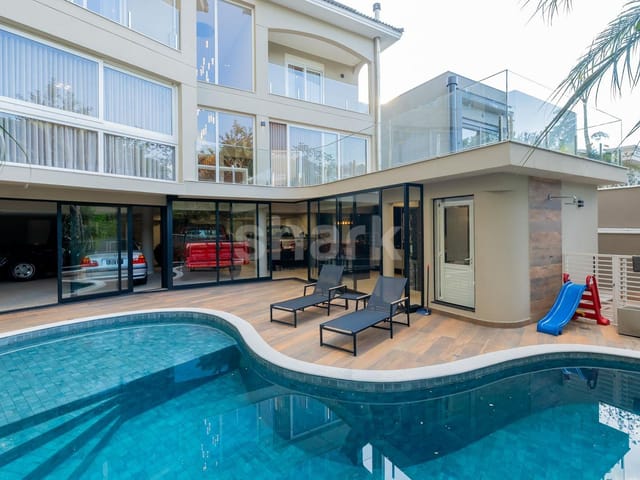 Casa com 567m² 4 quartos e 6 banheiros, à venda, no bairro Alphaville Conde II em Barueri