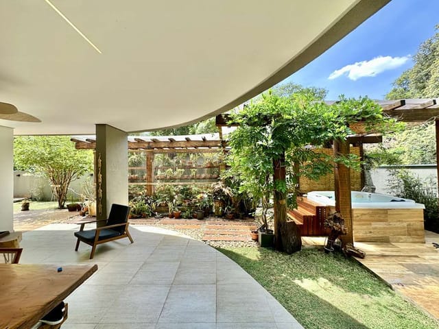 Casa com 572m² 5 quartos e 6 banheiros, à venda, no bairro Jardim do Golf I em Jandira