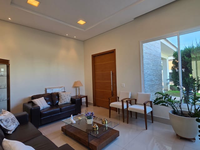 Casa com 360m² 3 quartos e 2 banheiros, à venda, no bairro Residencial José Lázaro Gouvea em Londrina