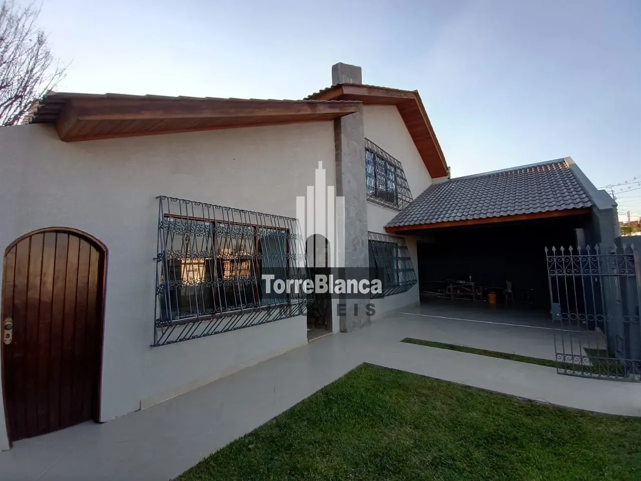 Casa, 6 quartos, 340 m² - Foto 1