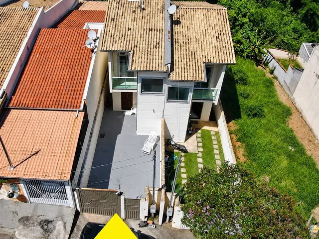 Sobrado 3 quartos e 3 banheiros, para alugar, no bairro Extremaville em Extrema