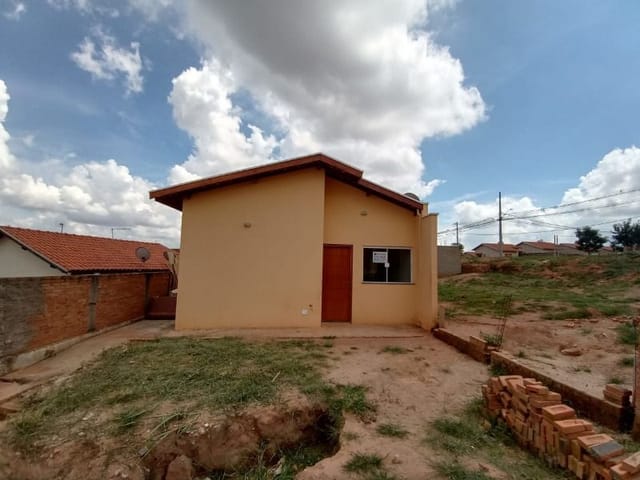 Casa com 223m², à venda, no bairro Jardim das Tulipas em São João da Boa Vista