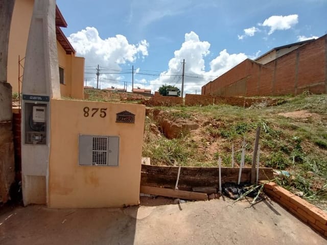 Casa com 223m², à venda, no bairro Jardim das Tulipas em São João da Boa Vista