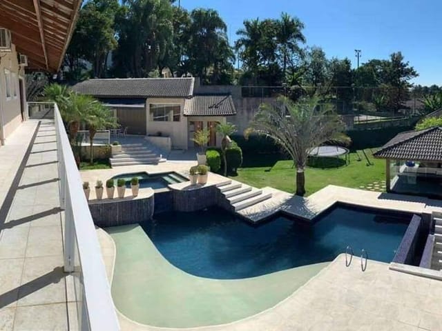 Casa com 1328m² 4 quartos e 6 banheiros, à venda, no bairro Chácara dos Junqueiras em Carapicuíba