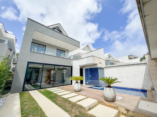 Casa com 290m² 3 quartos e 7 banheiros, à venda, no bairro Recreio dos Bandeirantes em Rio de Janeiro