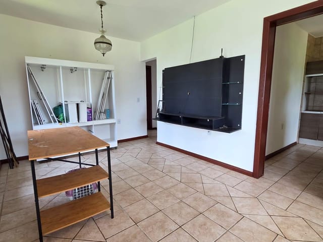 Casa 3 quartos e 1 banheiro, para alugar, no bairro Ingleses do Rio Vermelho em Florianópolis