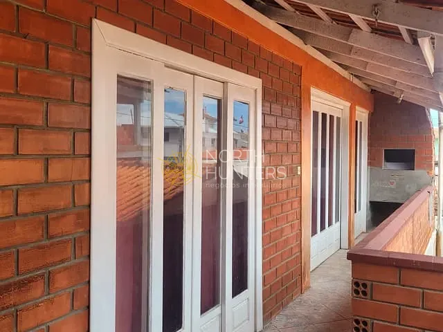 Casa com 350m² 8 quartos e 5 banheiros, à venda, no bairro Centro em Balneário Barra do Sul