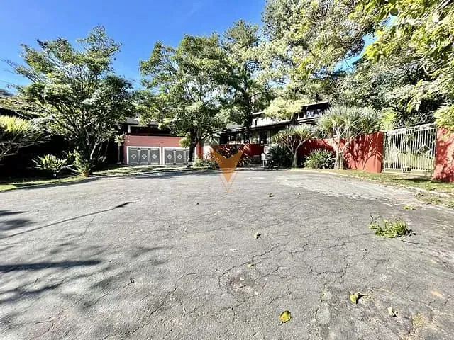 Casa com 1580m² 5 quartos e 5 banheiros, à venda, no bairro Águas da Fazendinha em Carapicuíba