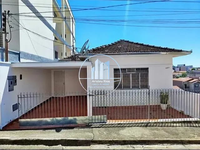 Casa com 200m² 3 quartos e 1 banheiro, à venda ou para alugar, no bairro Primavera em Pouso Alegre