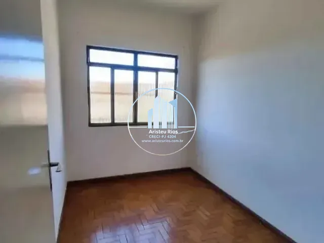 Casa com 200m² 3 quartos e 1 banheiro, à venda ou para alugar, no bairro Primavera em Pouso Alegre