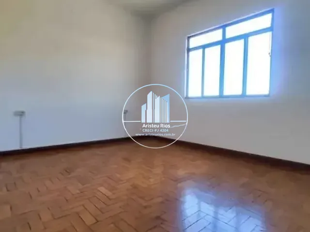 Casa com 200m² 3 quartos e 1 banheiro, à venda ou para alugar, no bairro Primavera em Pouso Alegre