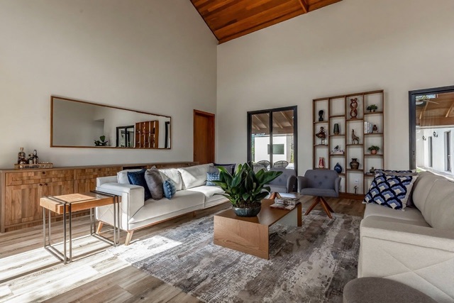 Casa com 2030m² 5 quartos e 7 banheiros, à venda ou para alugar, no bairro Porto Feliz em Porto Feliz