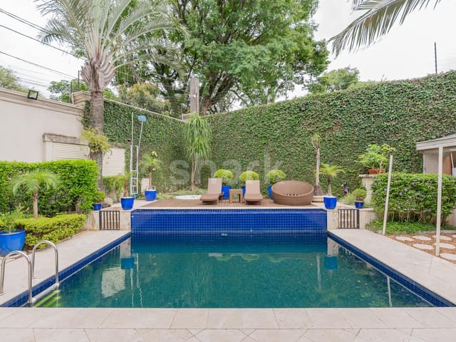 Casa com 584m² 5 quartos e 10 banheiros, à venda ou para alugar, no bairro Vila Madalena em São Paulo