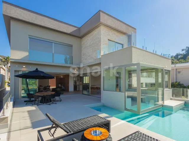 Casa com 678m² 4 quartos e 6 banheiros, à venda, no bairro Tamboré em Santana de Parnaíba
