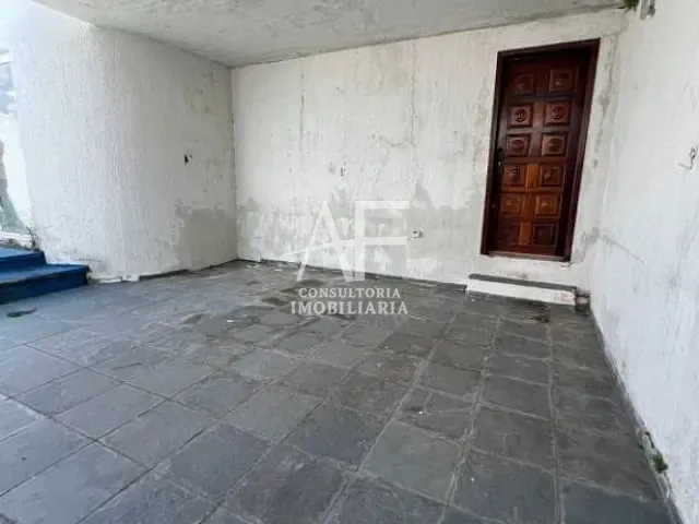 Casa com 250m² 3 quartos e 2 banheiros, à venda ou para alugar, no bairro Jardim Santa Clara em Taubaté