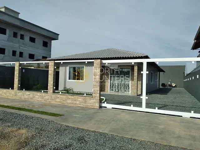Casa com 150m² 3 quartos e 3 banheiros, à venda, no bairro Aventureiro em Joinville
