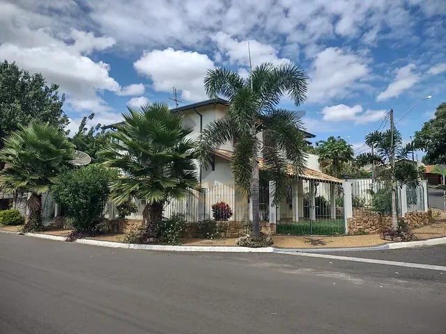 Casa com 289m² 4 quartos e 2 banheiros, à venda, no bairro Jardim Holanda em Holambra