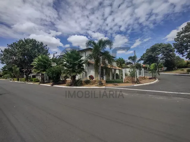 Casa com 289m² 4 quartos e 2 banheiros, à venda, no bairro Jardim Holanda em Holambra