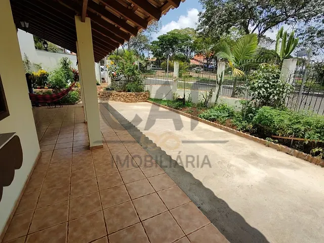 Casa com 289m² 4 quartos e 2 banheiros, à venda, no bairro Jardim Holanda em Holambra