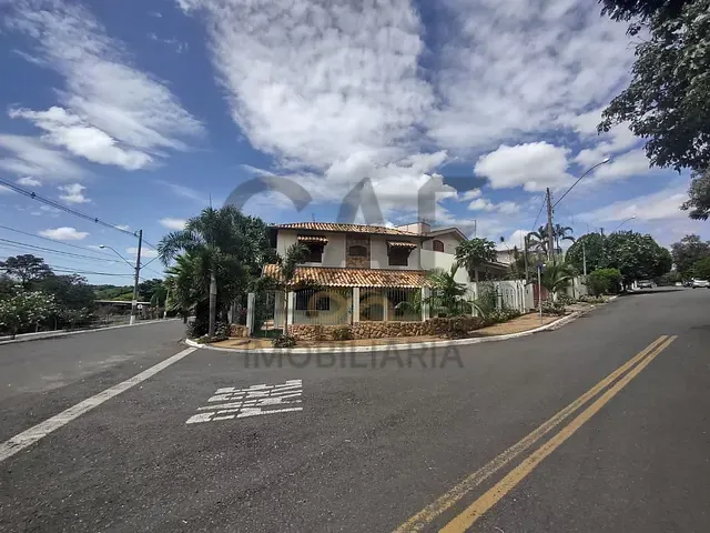 Casa com 289m² 4 quartos e 2 banheiros, à venda, no bairro Jardim Holanda em Holambra