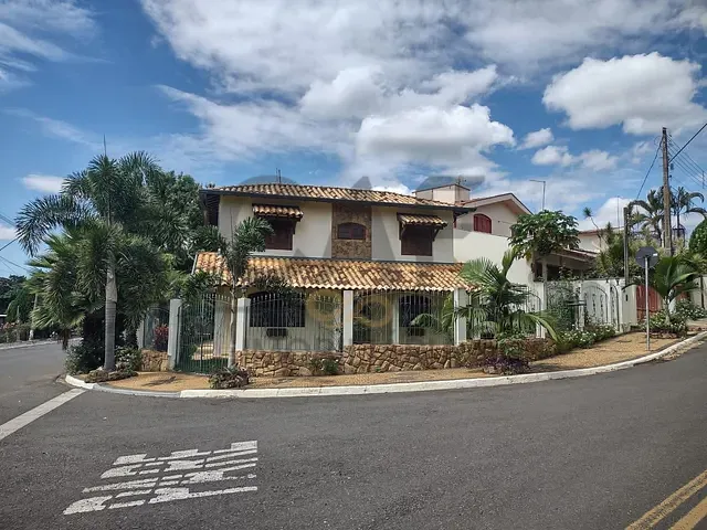 Casa com 289m² 4 quartos e 2 banheiros, à venda, no bairro Jardim Holanda em Holambra