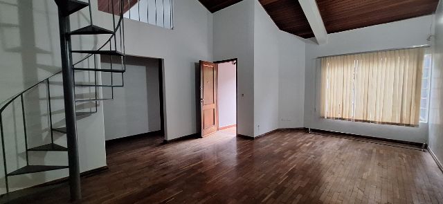 Casa 3 quartos e 4 banheiros, à venda ou para alugar, no bairro Jardim Vila Rica em Cambé
