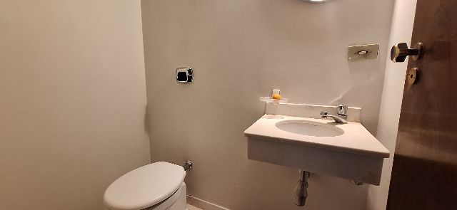 Casa 3 quartos e 4 banheiros, à venda ou para alugar, no bairro Jardim Vila Rica em Cambé