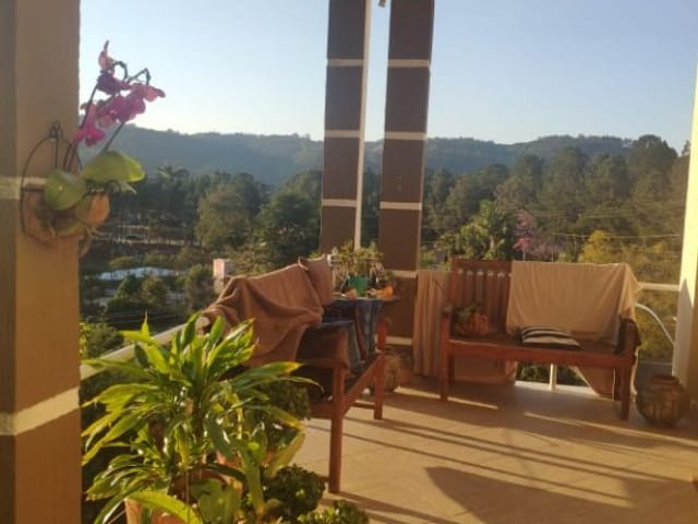 Casa com 3200m² 4 quartos e 4 banheiros, à venda, no bairro Condomínio Refúgio dos Pinheiros em Itapevi