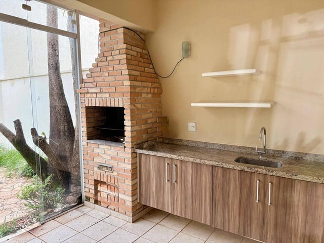 Casa com 260m² 4 quartos e 4 banheiros, à venda ou para alugar, no bairro Jardim Passárgada I em Cotia