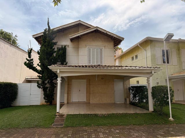 Casa com 260m² 4 quartos e 4 banheiros, à venda ou para alugar, no bairro Jardim Passárgada I em Cotia