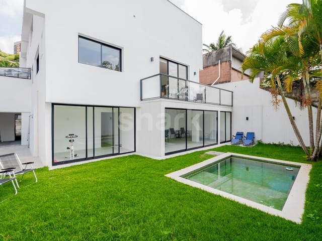 Casa com 450m² 5 quartos e 5 banheiros, à venda ou para alugar, no bairro Jardim das Bandeiras em São Paulo